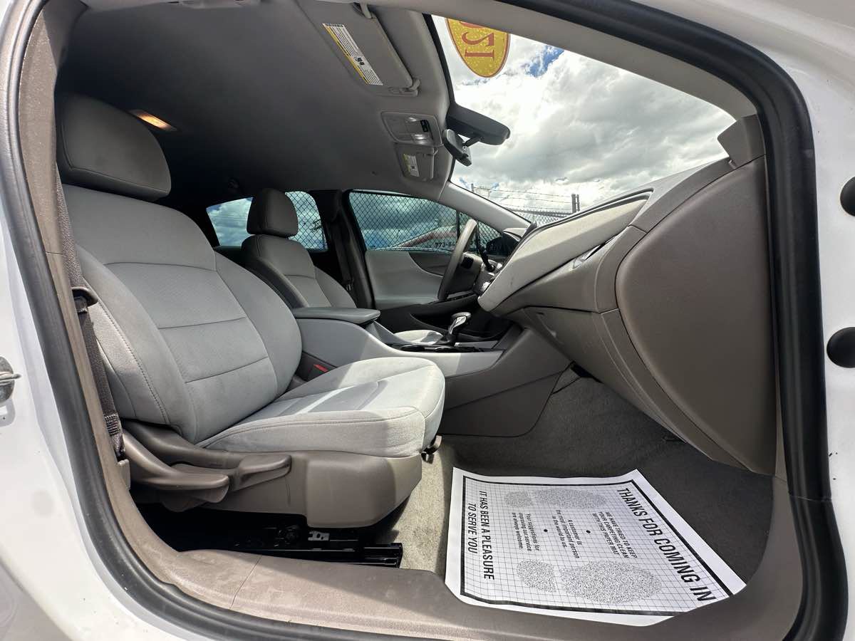 Used 2021 Chevrolet Malibu LS FWD image 23