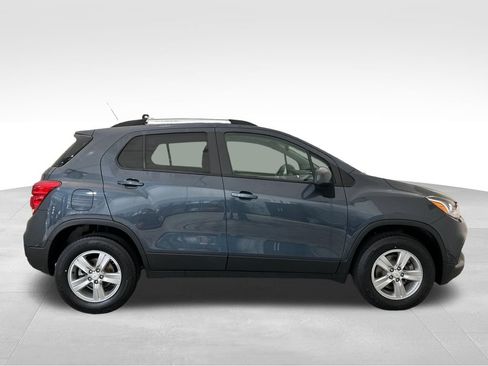 Used 2022 Chevrolet Trax LT w/ LT Convenience Package AWD/4WD image 7