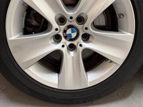 Used 2013 BMW 528i Sedan image 33