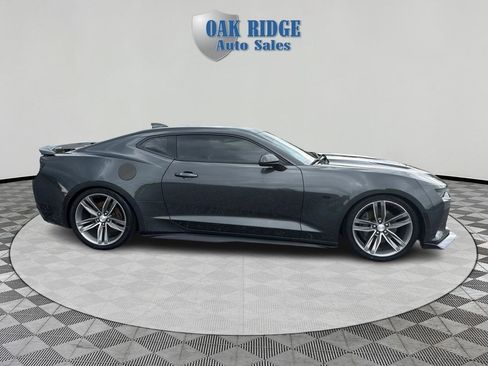 Used 2016 Chevrolet Camaro SS RWD image 4