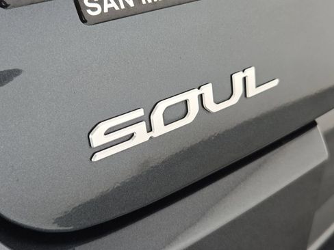 Used 2025 Kia Soul LX w/ LX Technology Package image 35