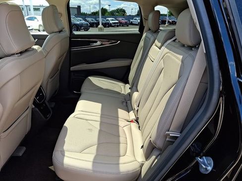 Used 2023 Lincoln Nautilus Reserve AWD/4WD image 10