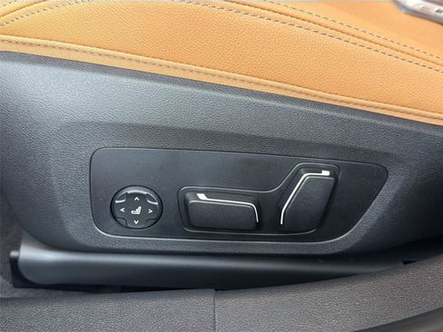 New 2026 BMW 330i Sedan w/ M Sport Package RWD image 19