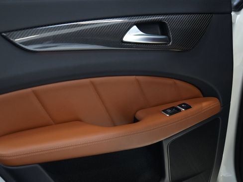 Used 2013 Mercedes-Benz CLS 63 AMG image 28