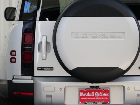 Used 2020 Land Rover Defender 110 First Edition image 39