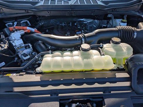 New 2025 Ford F150 Lariat w/ Equipment Group 502A High image 17