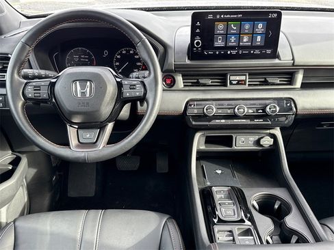 Certified 2025 Honda Pilot TrailSport image 16