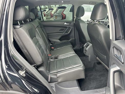 Used 2018 Volkswagen Tiguan SEL Premium image 25