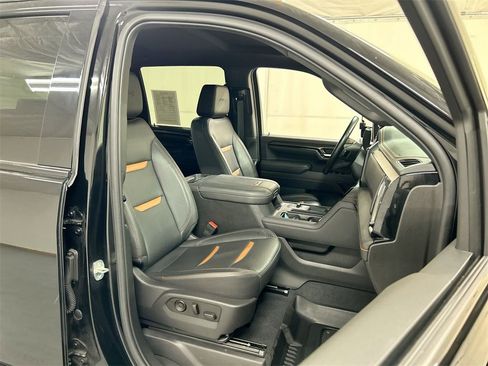 Used 2024 GMC Sierra 2500 AT4 w/ Snow Plow Prep/Camper Package image 22