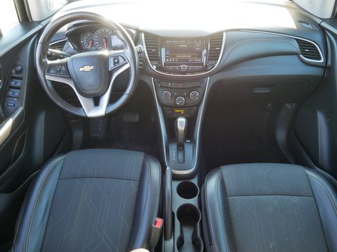 Used 2019 Chevrolet Trax LT w/ LT Convenience Package image 10
