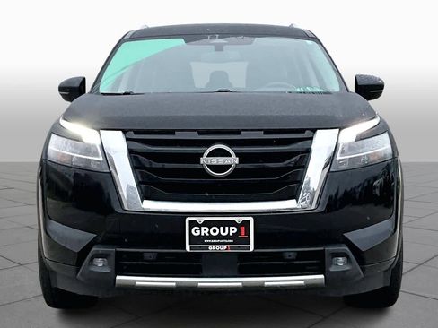 Used 2022 Nissan Pathfinder SL image 3