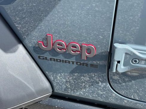 New 2026 Jeep Gladiator Rubicon w/ Steel Power Dome Hood Package AWD/4WD image 8