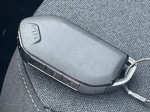 Used 2025 Kia K4 LXS image 22