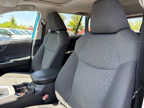 Used 2021 Toyota RAV4 XLE w/ Convenience Package AWD/4WD image 20