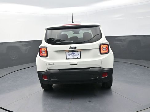 Used 2023 Jeep Renegade Latitude image 9