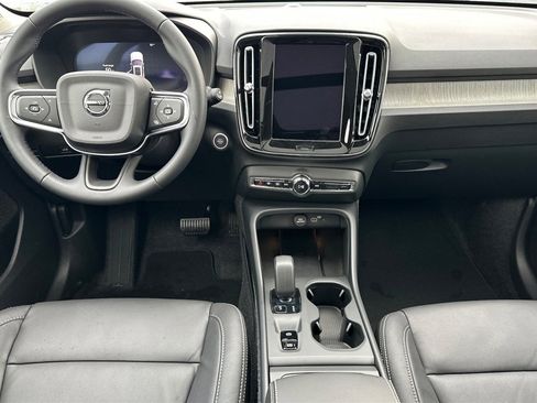 New 2025 Volvo XC40 B5 Core w/ Protection Package Premier image 3