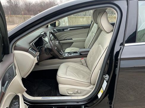 Used 2017 Ford Fusion Platinum image 26