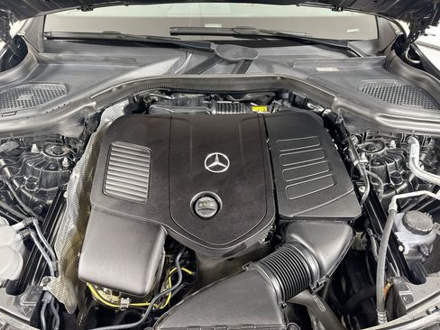 Used 2024 Mercedes-Benz GLC 300 image 31