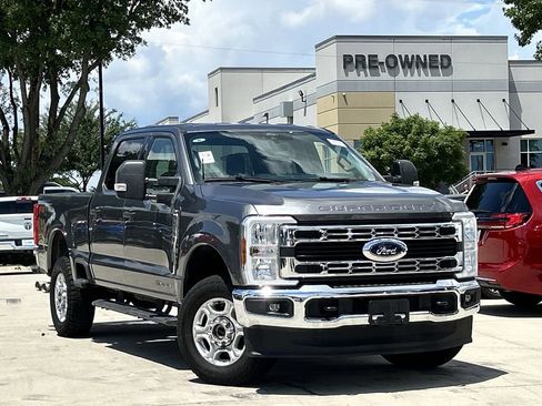 Used 2025 Ford F250 XLT w/ FX4 Off-Road Package AWD/4WD image 2