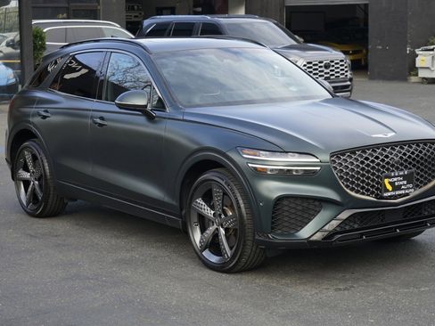 Used 2023 Genesis GV70 2.5T w/ Sport Prestige Package image 6