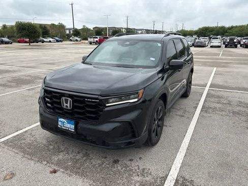 Used 2025 Honda Pilot Black Edition image 1