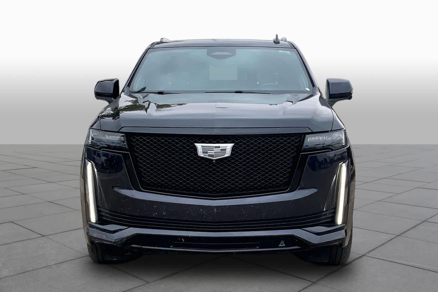 Used 2022 Cadillac Escalade Sport Platinum w/ Heavy-Duty Trailer Package AWD/4WD image 4