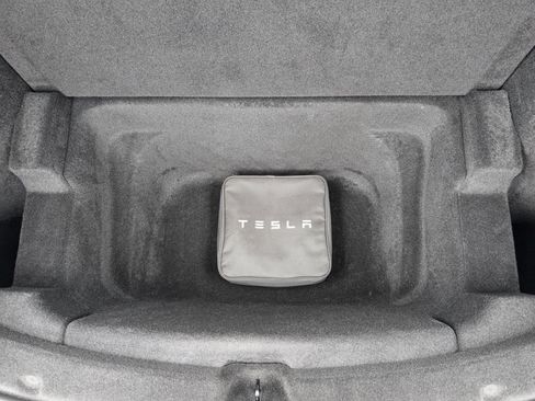 Used 2026 Tesla Model Y 2WD image 25