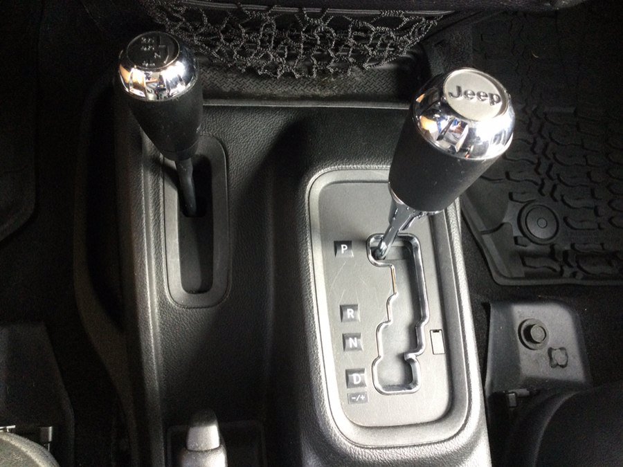 Used 2016 Jeep Wrangler Unlimited Sahara AWD/4WD image 33