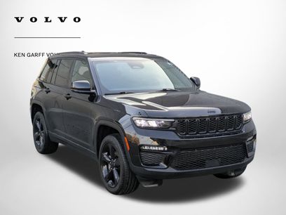 Used 2024 Jeep Grand Cherokee Limited w/ Black Appearance Package