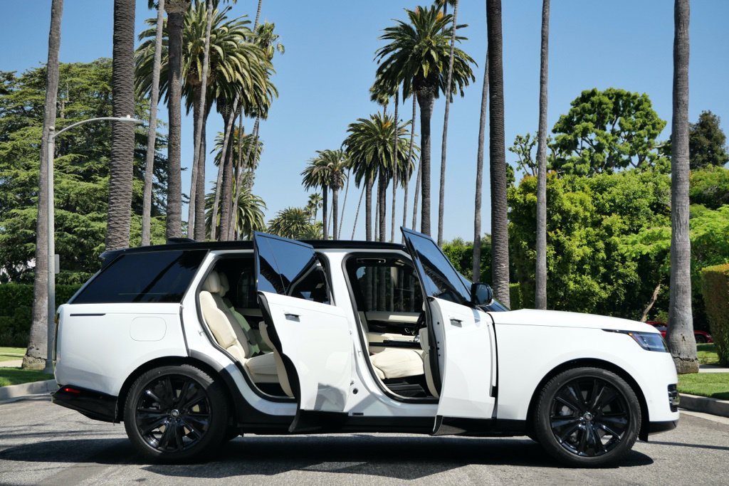 Used 2023 Land Rover Range Rover Long Wheelbase SE AWD/4WD image 9
