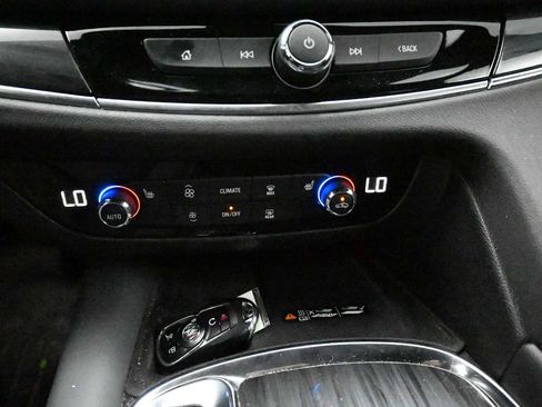 Used 2023 Buick Enclave Essence w/ Experience Buick Package FWD image 21