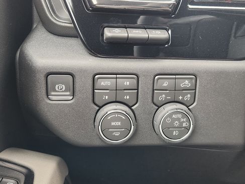 New 2026 Chevrolet Silverado 2500 ZR2 image 23