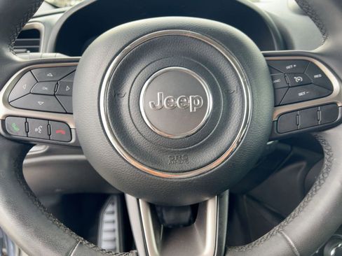 Used 2022 Jeep Renegade Latitude image 16