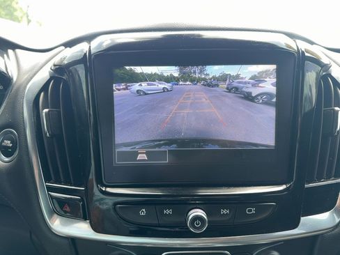 Used 2023 Chevrolet Traverse LT w/ LPO, Cargo Package AWD/4WD image 14