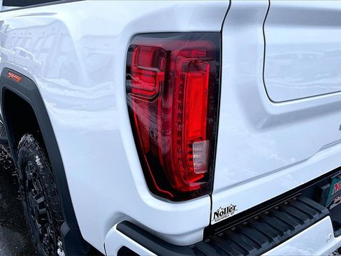 Used 2020 GMC Sierra 2500 AT4 w/ AT4 Premium Package image 31