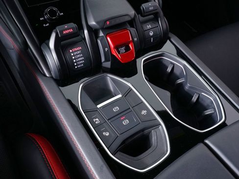 Used 2024 Lamborghini Urus S image 32