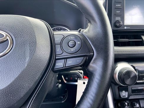Used 2021 Toyota RAV4 LE FWD image 24