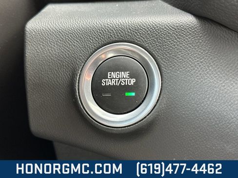 Used 2024 GMC Terrain SLT image 24