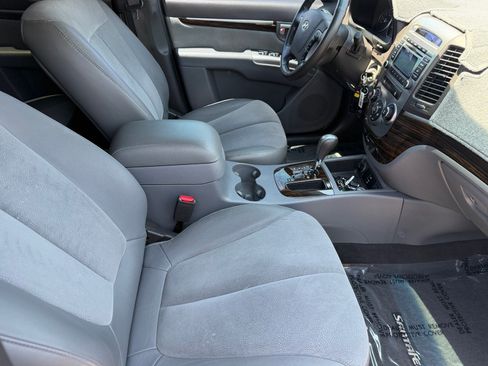 Used 2011 Hyundai Santa Fe SE FWD image 11