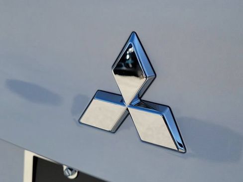 New 2026 Mitsubishi Outlander ES FWD image 8