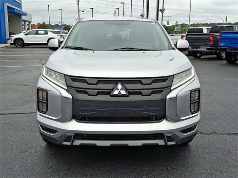 Used 2020 Mitsubishi Outlander Sport ES image 2