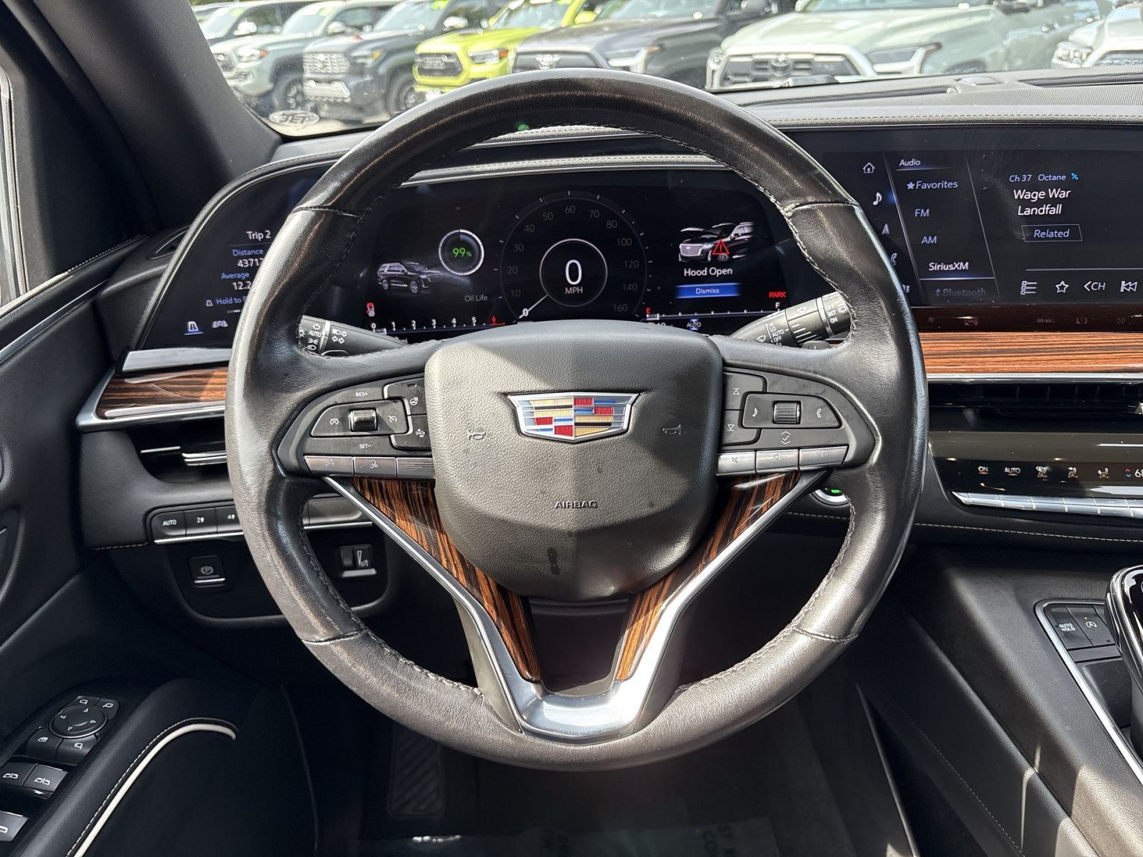 Used 2023 Cadillac Escalade Luxury AWD/4WD image 16