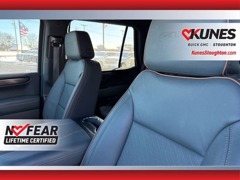 Used 2025 GMC Yukon AT4 w/ AT4 Premium Package image 19