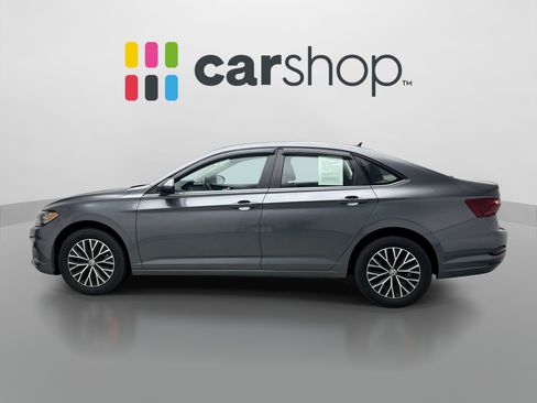Used 2020 Volkswagen Jetta SE FWD image 2