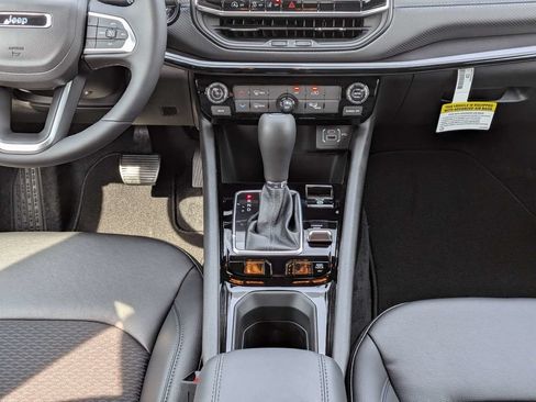 New 2026 Jeep Compass Latitude AWD/4WD image 19