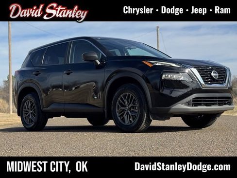 Used 2023 Nissan Rogue S image 1