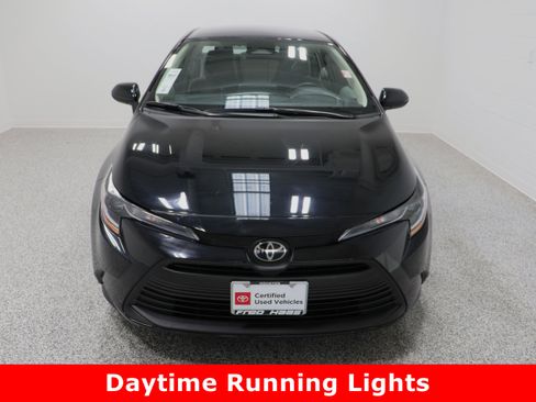 Certified 2025 Toyota Corolla LE image 3