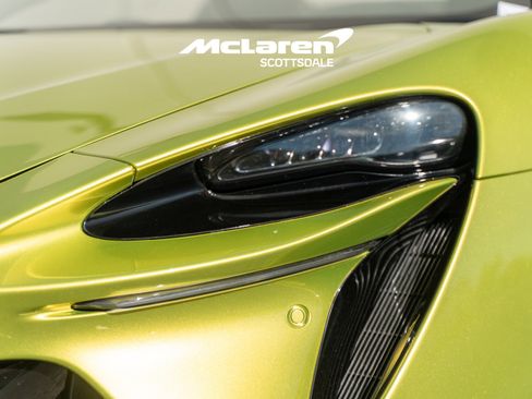 Used 2025 McLaren Artura Spider image 13