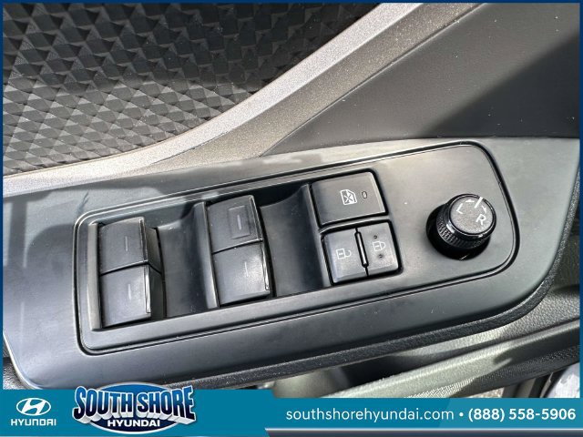 Used 2021 Toyota C-HR LE FWD image 18