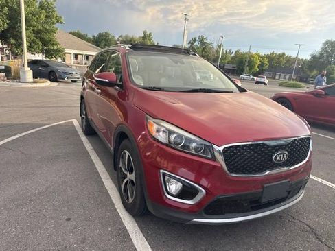 Used 2017 Kia Sorento EX w/ EX Advanced Touring Package AWD/4WD image 3